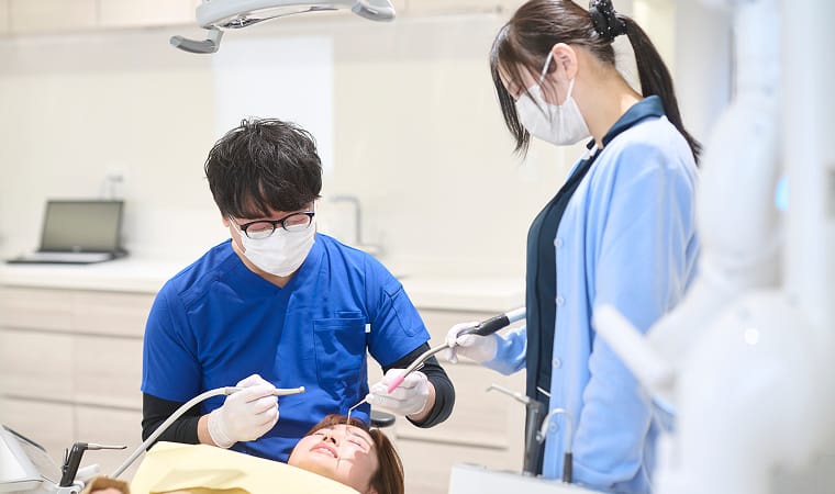 治療を受ける女性